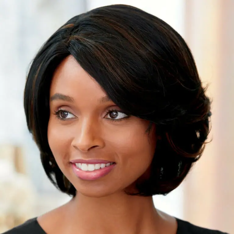 Black woman modeling Glenda Wig