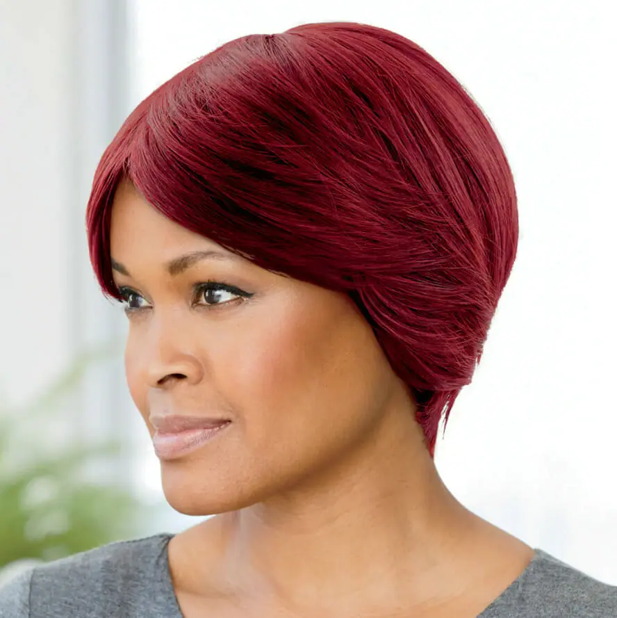Ashro model wearing Cassandra Wig